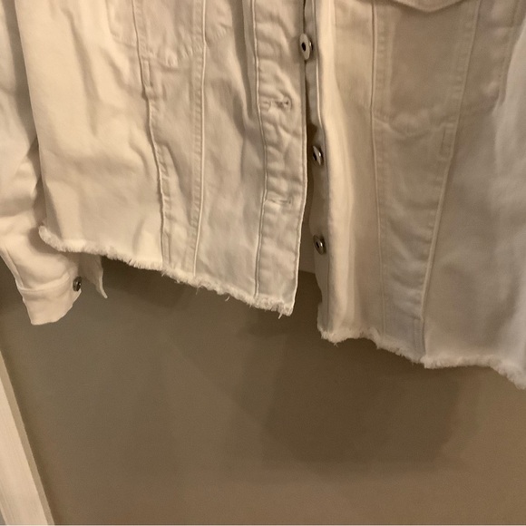 White Stretch Denim Jacket with Raw Edge bottom hem .Addition Elle - Picture 3 of 5